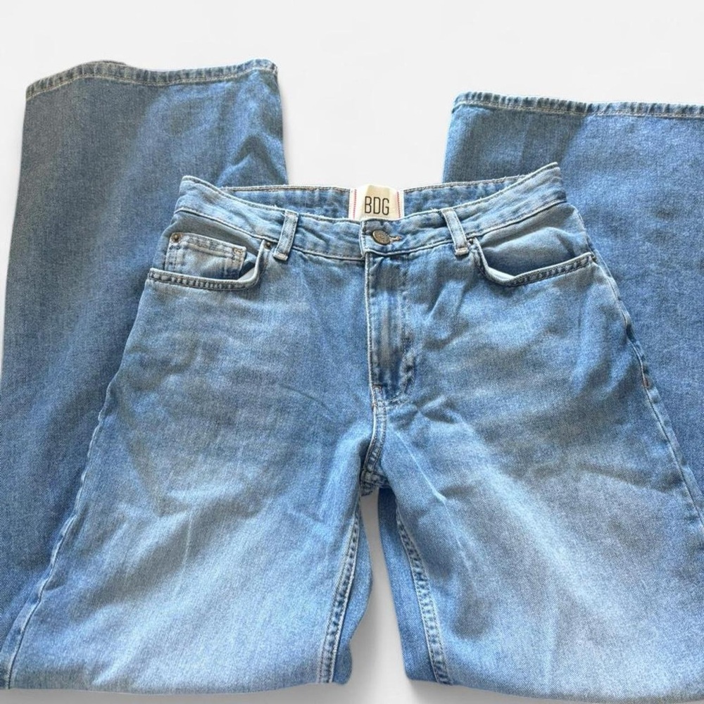 BDG women’s Light Blue Straight Jeans
